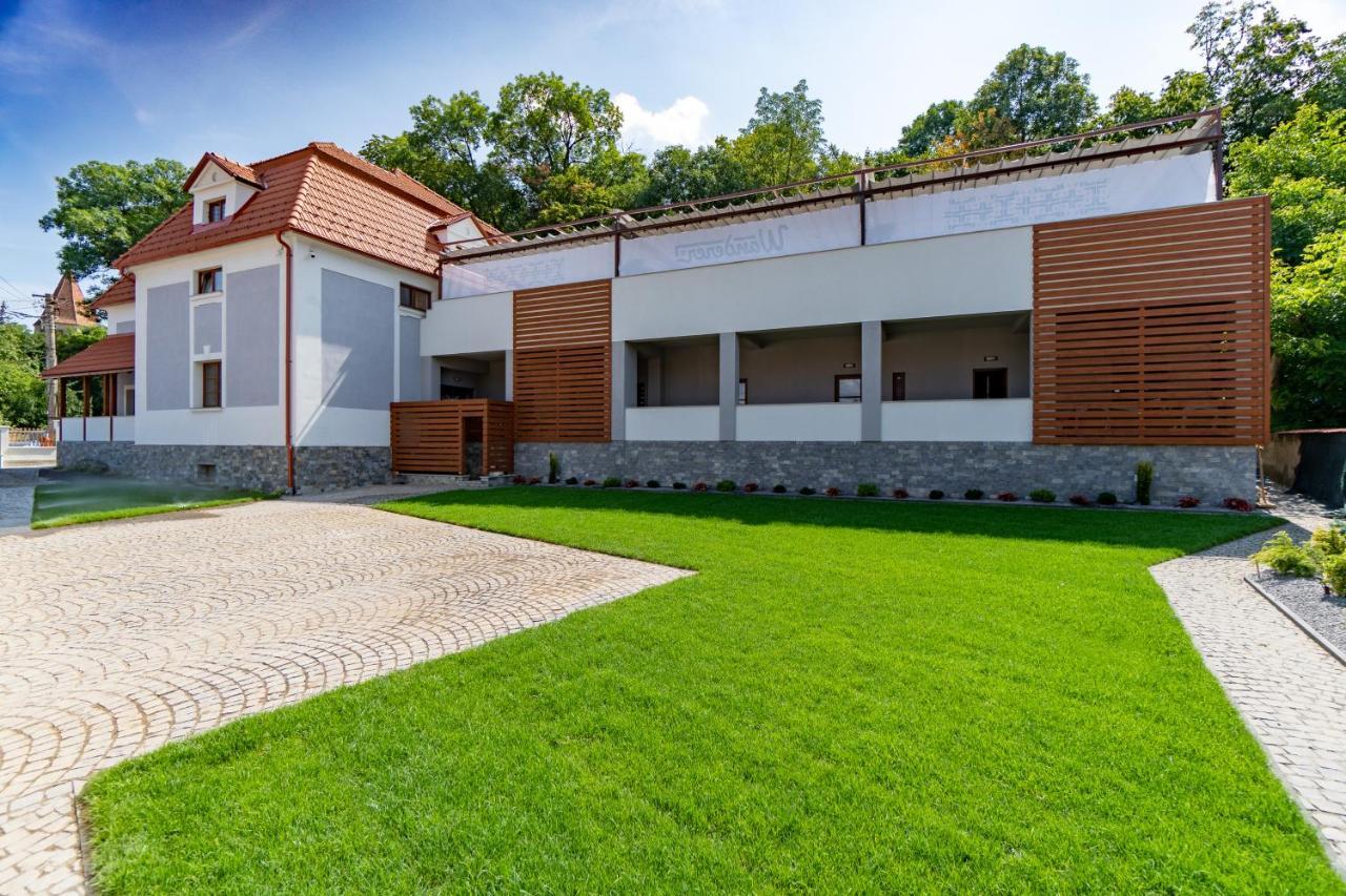 Wanderer Sighisoara Hotel Екстериор снимка