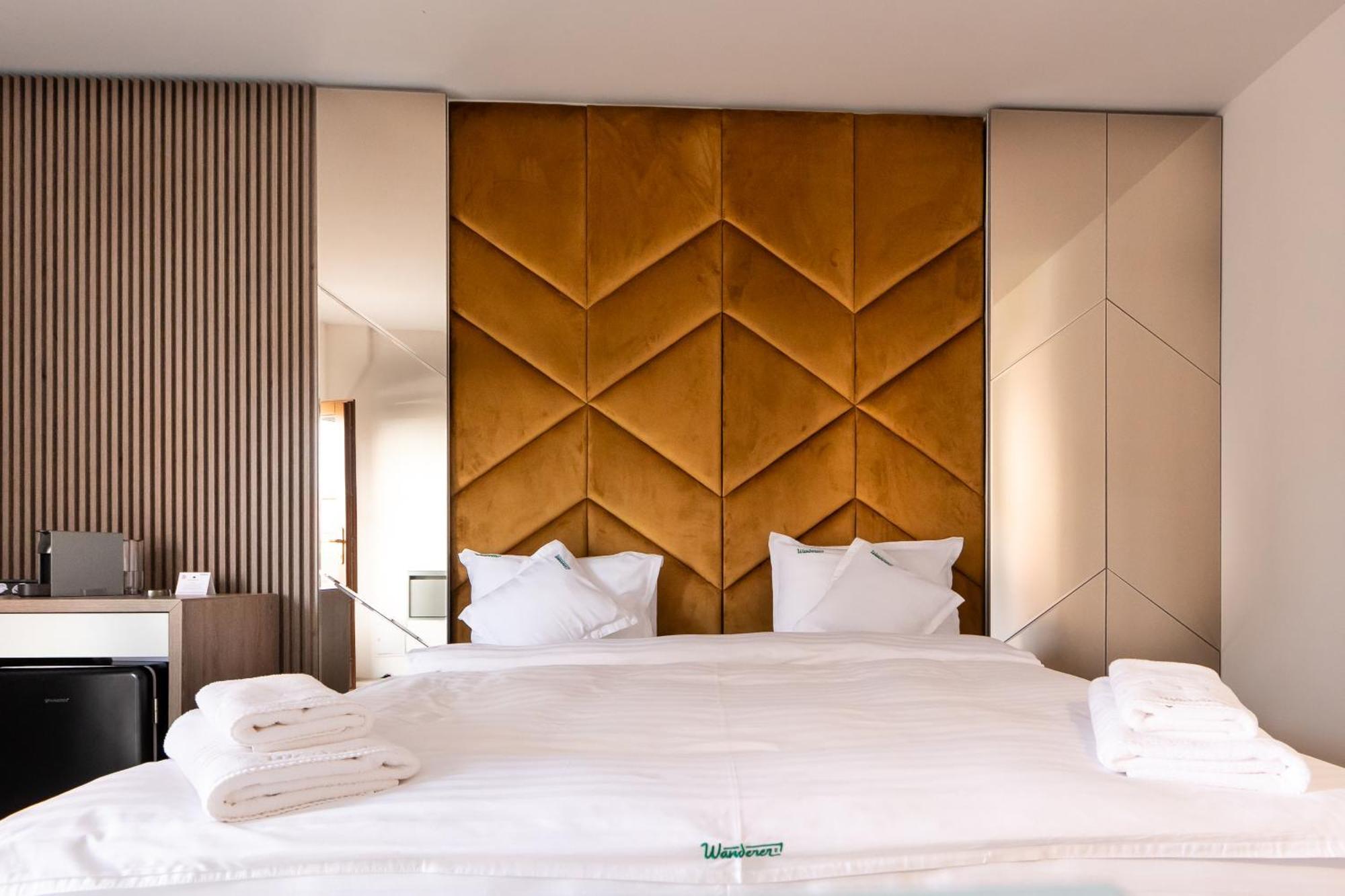 Wanderer Sighisoara Hotel Екстериор снимка